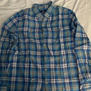 A casual slim fit button down!! Great for going out on the weekends